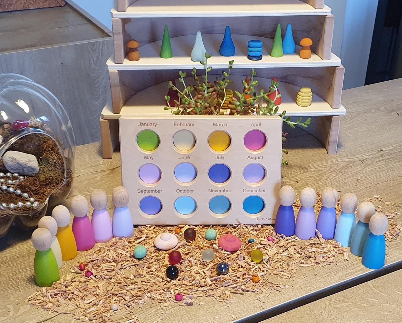 Peg Bebekler için Tabla Aylar (İng) ve 12li Pegler Pastel Tonlar
