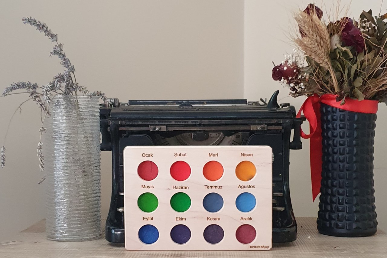 Waldorf Peg Bebekler için Tabla (Aylar)
