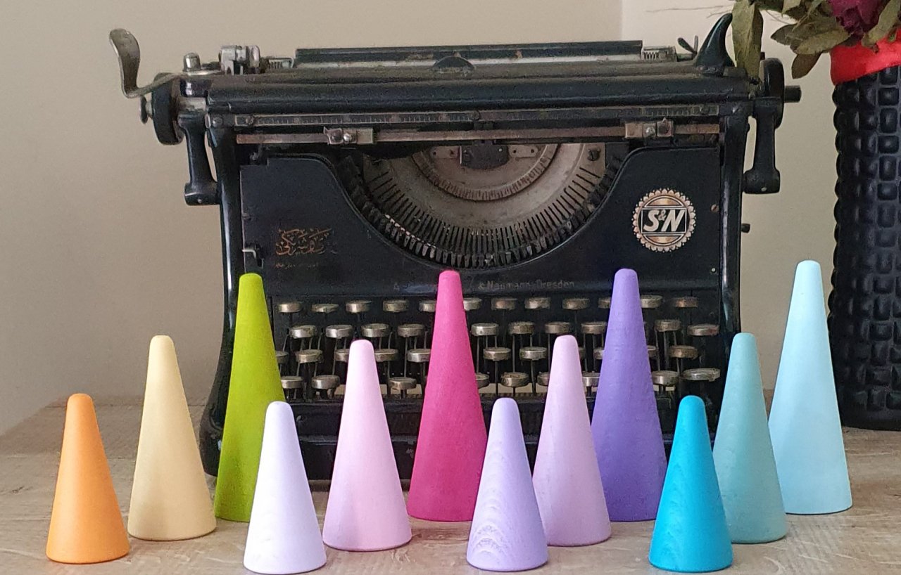 Waldorf Ormanı Piramit 12'li set Pastel Boyalı KırtKırt Ahşap