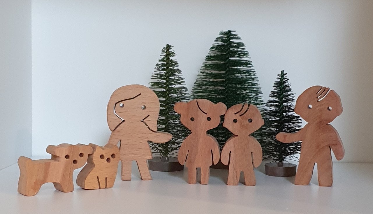 Aile Takımı 6'lı Set Anne-Baba-2Çocuk-Kedi-Köpek Waldorf Doğal Ahşap